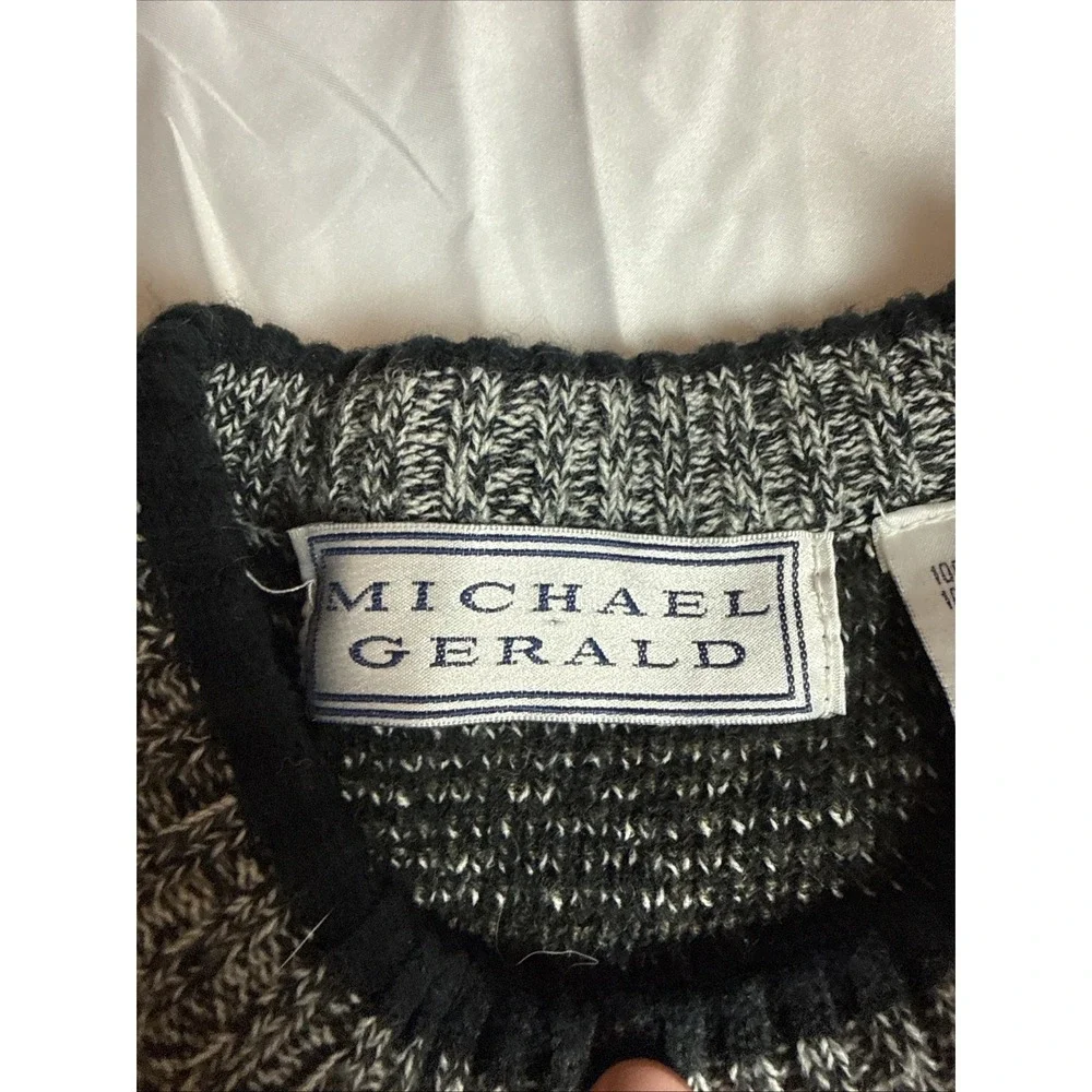 Vintage‎ Michael Gerald Men's 100%-Acrylic Geometric Pattern Sweater (Large)